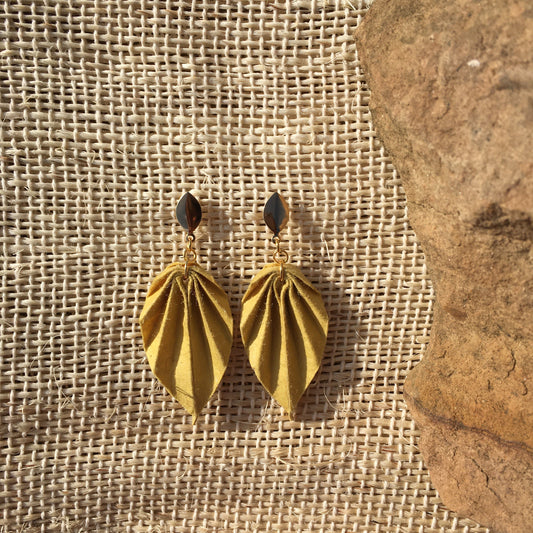 Aretes Hojita Dorado